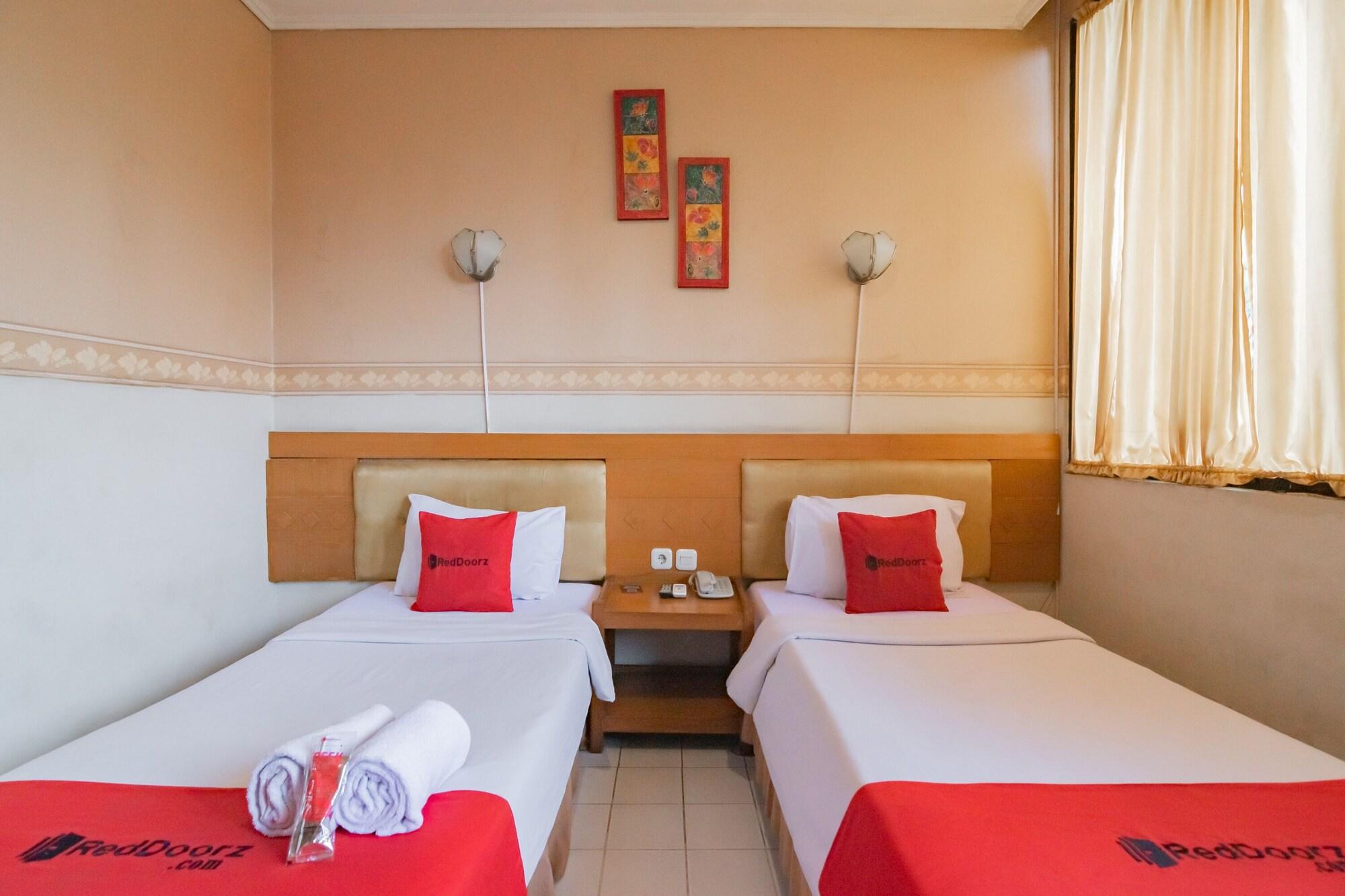 Reddoorz Plus @ Sukamulya Pasteur 2 Μπαντούνγκ Εξωτερικό φωτογραφία
