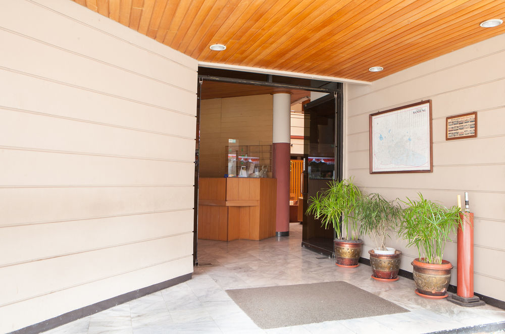 Reddoorz Plus @ Sukamulya Pasteur 2 Μπαντούνγκ Εξωτερικό φωτογραφία